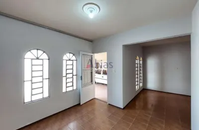 Casa com 3 quartos para alugar na Rua João Leopoldino, 95, Vila Marina, São Carlos