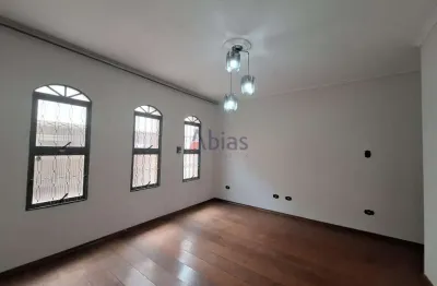 Casa com 3 quartos para alugar na Rua Antônio Masselli, 304, Jardim Nova São Carlos, São Carlos