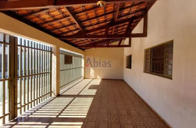 Casa com 2 quartos para alugar na Rua Antônio Narvais, 260, Vila Brasília, São Carlos