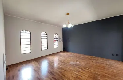 Casa com 3 quartos para alugar na Rua Francisco Pelegrino, 215, Vila Costa do Sol, São Carlos
