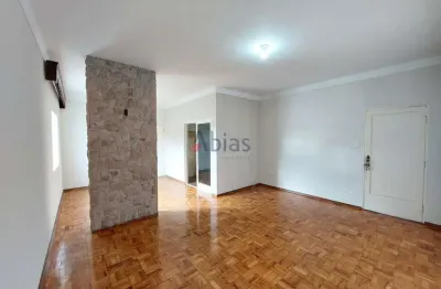Casa com 3 quartos para alugar na Rua Itália, 322, Vila Prado, São Carlos