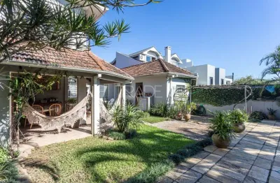 Casa com 4 quartos à venda na rua vicente failace, 410, tristeza, porto alegre por r$ 1.590.000