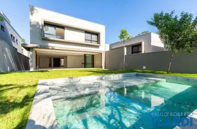 Casa em condomínio fechado com 4 quartos à venda na Granja Julieta, São Paulo 