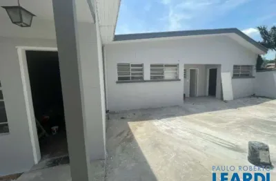 Casa com 8 quartos para alugar no Pacaembu, São Paulo 