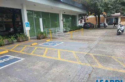 Casa comercial à venda na Chácara Santo Antônio, São Paulo 