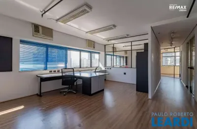 Sala comercial à venda na Vila Olímpia, São Paulo 
