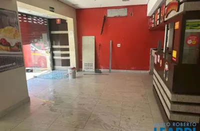 Casa com 3 quartos para alugar no Campo Belo, São Paulo 