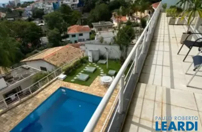 Casa com 5 quartos para alugar na Vila Madalena, São Paulo 