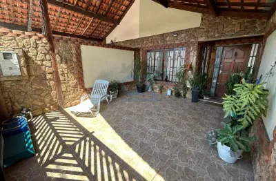 Casa com 3 quartos à venda na Cidade Ocian, Praia Grande  por R$ 580.000