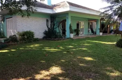 Casa de 280 m², com 03 dormitórios (sendo um deles uma suíte), para venda