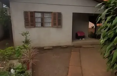 Casa de 130 m², com 03 dormitórios (sendo um deles uma suíte), para venda