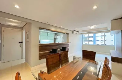 Apartamento com 2 quartos para alugar na rua tito lívio zambecari, 323, mont serrat, porto alegre por r$ 5.800