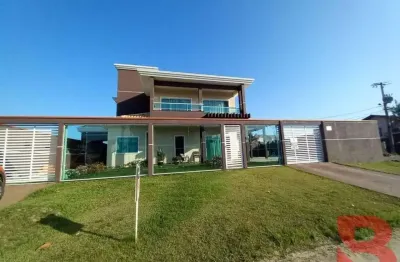 Lindo sobrado com 03 quartos na barra do saí - com piscina - menos de 250 metros do mar