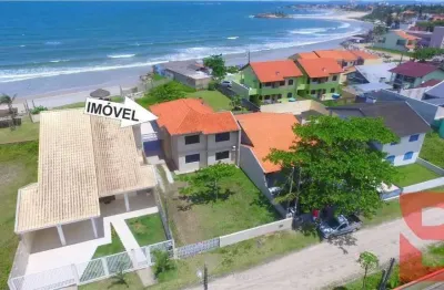 Excelente imóvel, próximo a terceira pedra, frente para o mar, sobrado com 194,93m2, em um terreno de 720,00m², balneário brasilia, itapoá/sc.