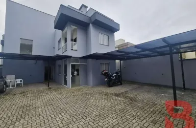 Oportunidade de negócio! apartamento semimobiliado, 190 metros do mar, próximo ao calçada beira mar no balneário rainha do mar.