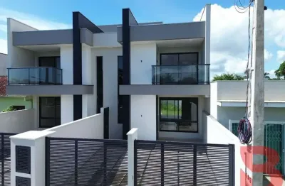 Sobrado novo alto padrão 03 quartos (01 suíte com closet), apenas 200m da praia, bairro barra do sai