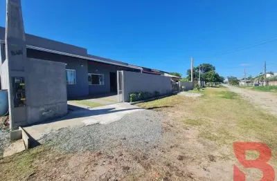 Imóvel novo com churrasqueira e piscina na barra do saí - contendo 03 dormitórios - apenas 850 metros do mar