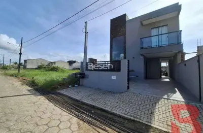 Sobrado em alvenaria mobiliado com piscina , area gourmet,   medindo 160,33 m², apenas 600m do mar, 03 quartos (01 suíte)