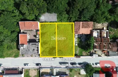 Dois terrenos totalizando 900,00m², no bairro itapema do norte em itapoá - rua pavimentada e com calçamento