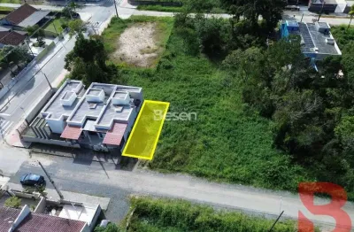 Terreno na barra do saí com 360,00m², face sul - aprox. 600 metros do mar