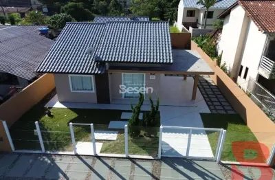 Excelente casa localizada na quadra do mar- apenas 50mtrs da praia