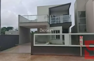 Sobrado  com 187,00m² , na rua 1750, baln. mariluz, com quarto e parte terrea, area com churrasqueira e piscina, lavanderia individual.