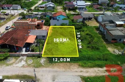 Terreno com 360,00 m², aproximadamente 650,00 metros do mar.