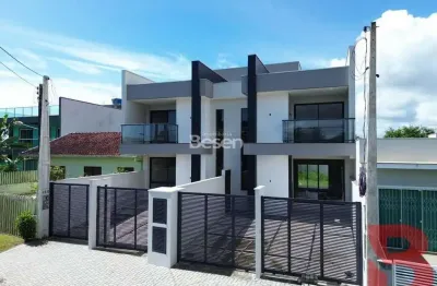 Sobrado novo alto padrão 03 quartos (01 suíte com closet), apenas 200m da praia, bairro barra do sai