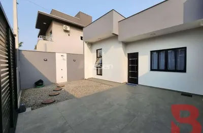 Casa nova, com 03 quartos (01 suíte), área gourmet, localizada no centro de itapoá, rua 1340