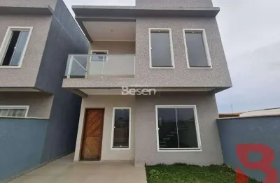 Sobrado novo com  ótimo padrão de acabamento, medindo 96,34m², próximo ao centro comercial da cidade.