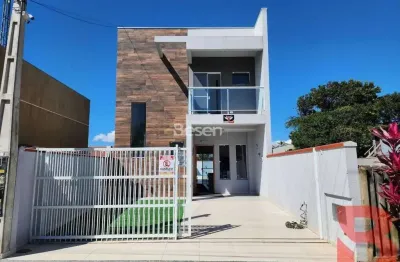 Sobrado quadra do mar, mobiliado e equipado, 01 suíte e 02 demi-suítes - ótima localização