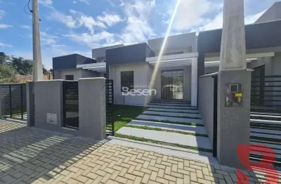 Casas em alvenaria com piscina,  no baln. cambiju, medindo 89,53m², terreno de 180,00m², contendo 03 quartos (01 suíte) e piscina.