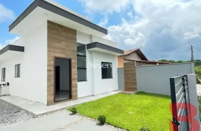 Casa em alvenaria nova com condições especiais para o pagamento, na barra do saí, na cidade de itapoá, medindo 59,45m² a apenas 930 metros da praia