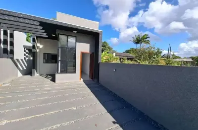Casa nova com 03 quartos (01 suíte), bom padrão de acabamento