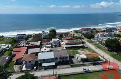 Sala comercial e 03 apartamentos a apenas 100,00m do mar e 2km do centro comercial em itapema do norte