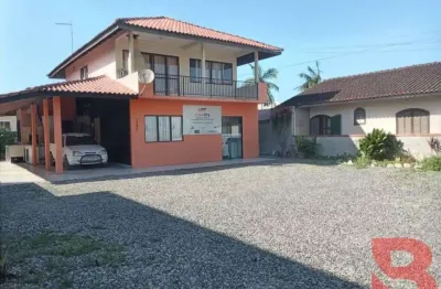 Excelente imóvel residencial e comercial localizado na av do principe no centro de itapoá/sc