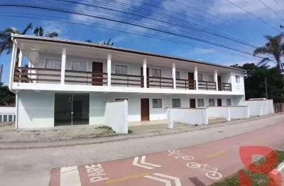 Excelente imóvel frente para avenida celso ramos (rua asfaltada) na praia de itapoá/sc