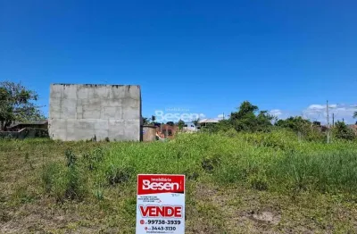 Terreno limpo e aterrado, bem localizado, poucos metros do mar!