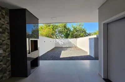 Sobrado novo alto padrão 03 quartos (01 suíte com closet), apenas 200m da praia, bairro barra do sai