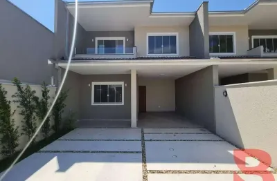 Sobrado na barra do saí a apenas 280,00m do mar, 03 quartos (01 suíte), com área total de 161,00m2