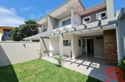 Sobrado na barra do saí a apenas 280,00m do mar, 03 quartos (01 suíte), com área total de 161,00m2