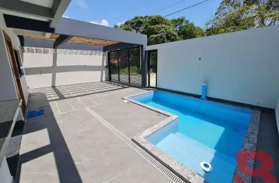Sobrado novo 03 suítes e piscina - excelente padrão de acabamento, localizado no baln. rainha do mar