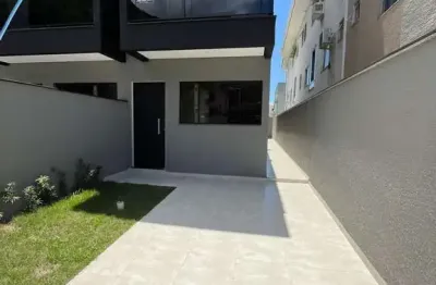 Casa à venda em florianópolis, ingleses do rio vermelho, com 2 suítes, com 89 m²