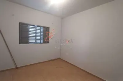 Casa com 2 quartos para alugar na Vila São João da Boa Vista, Bauru 