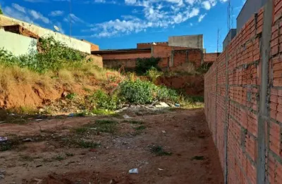 Terreno à venda no Tangarás, Bauru 