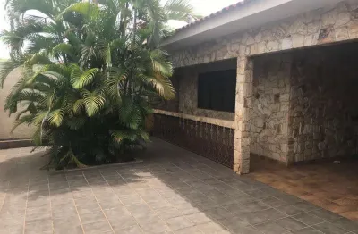 Casa com 3 quartos à venda na Vila Lemos, Bauru 