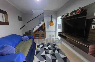 Casa em condomínio fechado com 3 quartos para alugar na rua dona anita costa, vila voturua, são vicente, 72 m2 por r$ 2.900