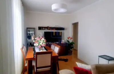 Apartamento 2 dormitórios, de frente,  sala, banheiro,  cozinha , área de serviço e garagem coletiva