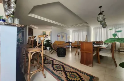 Apartamento Vista para o Mar de todos os cômodos,  com 3 dormitórios, 1 vaga - José Menino - Santos-SP