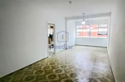 Oportunidade: apartamento dois dormitórios a poucos metros da praia do Embaré